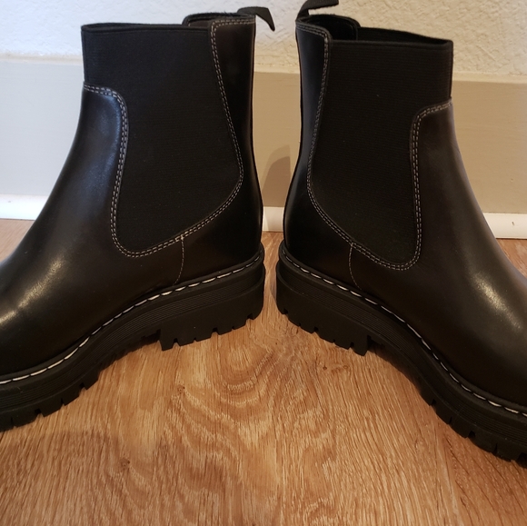 Marc Fisher Patrick lug sole booties in black women's shoes size 6 - Picture 6 of 14